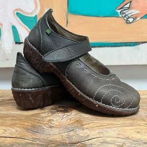 El Naturalista Leather shoes